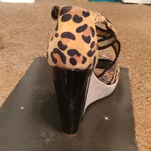 Wedge Heels - Picture 11 of 14